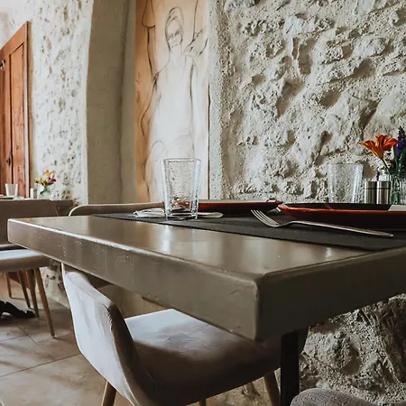 Couette-café D'hôtes - La Moneze Basse