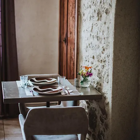 D'hôtes - La Moneze Basse Couette-café 3*